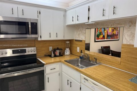 Купить кондоминиум в Лодерхилл, Флорида 2 спальни, 99.41м2, № 1962943 - фото 15