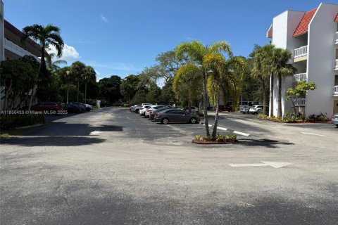 Купить кондоминиум в Лодерхилл, Флорида 2 спальни, 99.41м2, № 1962943 - фото 6