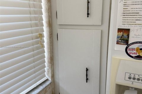 Купить кондоминиум в Лодерхилл, Флорида 2 спальни, 99.41м2, № 1962943 - фото 9