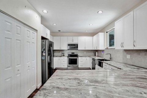 Villa ou maison à vendre à Coral Springs, Floride: 4 chambres, 268.67 m2 № 2397860 - photo 11