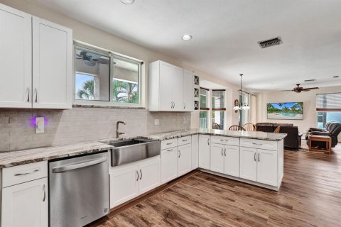 Villa ou maison à vendre à Coral Springs, Floride: 4 chambres, 268.67 m2 № 2397860 - photo 17