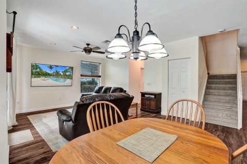 Villa ou maison à vendre à Coral Springs, Floride: 4 chambres, 268.67 m2 № 2397860 - photo 19