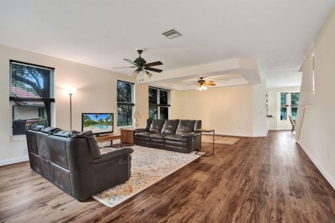Villa ou maison à vendre à Coral Springs, Floride: 4 chambres, 268.67 m2 № 2397860 - photo 8