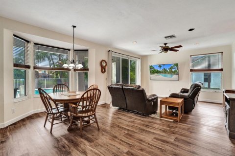 Villa ou maison à vendre à Coral Springs, Floride: 4 chambres, 268.67 m2 № 2397860 - photo 20