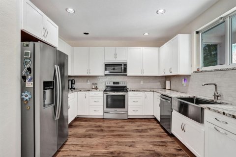 Villa ou maison à vendre à Coral Springs, Floride: 4 chambres, 268.67 m2 № 2397860 - photo 15