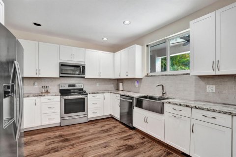 Villa ou maison à vendre à Coral Springs, Floride: 4 chambres, 268.67 m2 № 2397860 - photo 13