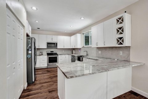 Villa ou maison à vendre à Coral Springs, Floride: 4 chambres, 268.67 m2 № 2397860 - photo 10