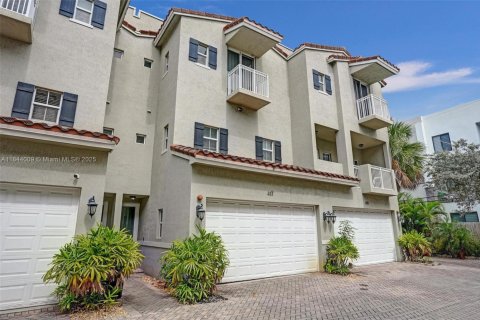 Touwnhouse à vendre à Fort Lauderdale, Floride: 3 chambres, 186.55 m2 № 1839554 - photo 2
