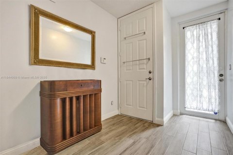 Touwnhouse à vendre à Fort Lauderdale, Floride: 3 chambres, 186.55 m2 № 1839554 - photo 4