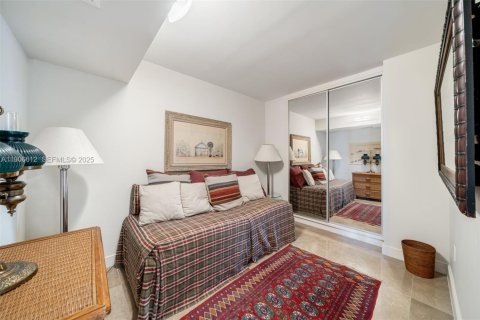 Снять в аренду кондоминиум в Ки-Бискейн, Флорида 2 спальни, 174.19м2, № 2034372 - фото 28