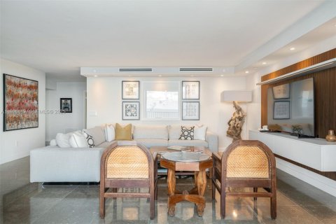 Снять в аренду кондоминиум в Ки-Бискейн, Флорида 2 спальни, 174.19м2, № 2034372 - фото 4