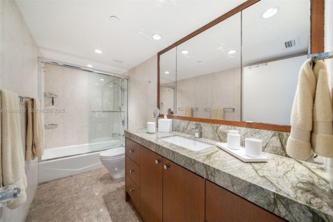 Снять в аренду кондоминиум в Ки-Бискейн, Флорида 2 спальни, 174.19м2, № 2034372 - фото 27