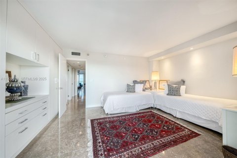 Снять в аренду кондоминиум в Ки-Бискейн, Флорида 2 спальни, 174.19м2, № 2034372 - фото 25