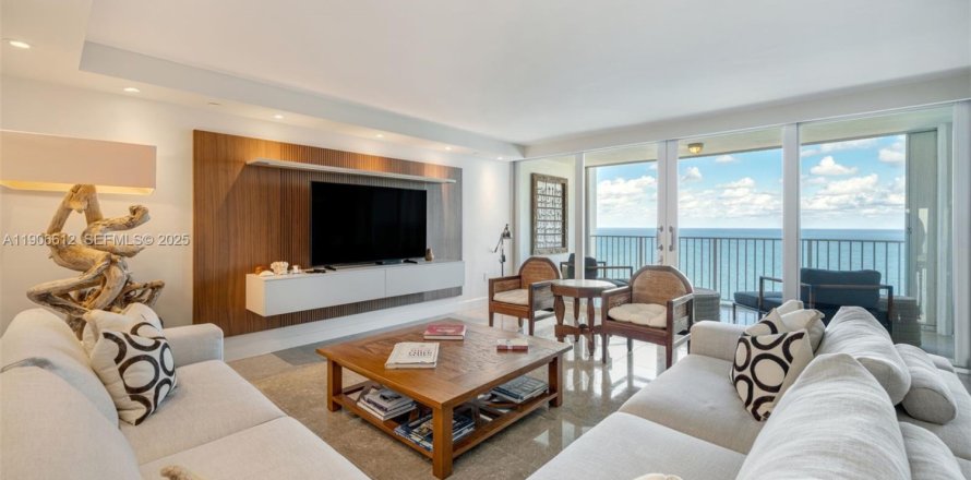 Кондоминиум с 2 спальнями в Ки-Бискейн, Флорида № 2034372