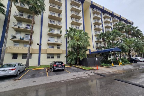 Copropriété à louer à Miami, Floride: 1 chambre, 56.21 m2 № 2047972 - photo 19