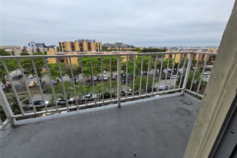 Copropriété à louer à Miami, Floride: 1 chambre, 56.21 m2 № 2047972 - photo 12