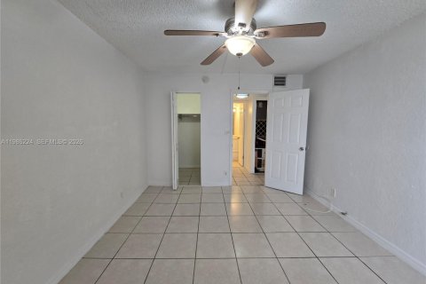 Copropriété à louer à Miami, Floride: 1 chambre, 56.21 m2 № 2047972 - photo 9