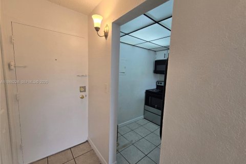 Copropriété à louer à Miami, Floride: 1 chambre, 56.21 m2 № 2047972 - photo 3