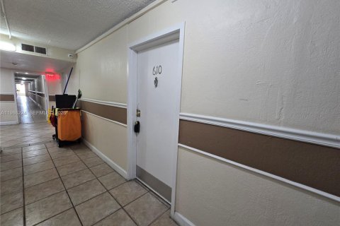 Copropriété à louer à Miami, Floride: 1 chambre, 56.21 m2 № 2047972 - photo 16