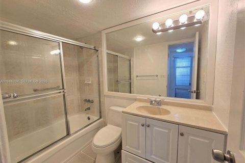 Copropriété à louer à Miami, Floride: 1 chambre, 56.21 m2 № 2047972 - photo 11