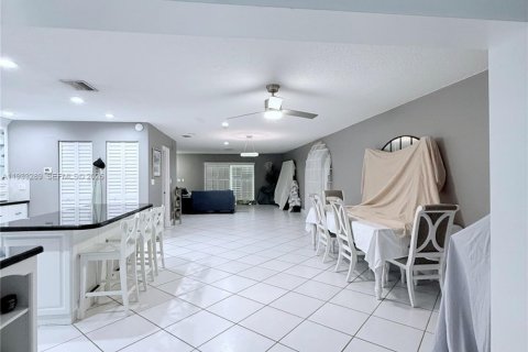 Condo in Coral Springs, Florida, 3 bedrooms  № 1991466 - photo 4