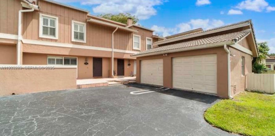 Condo in Coral Springs, Florida, 3 bedrooms  № 1991466