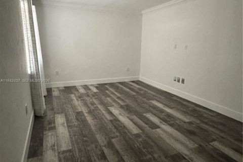 Copropriété à louer à Pinecrest, Floride: 1 chambre, 53.33 m2 № 1999272 - photo 2