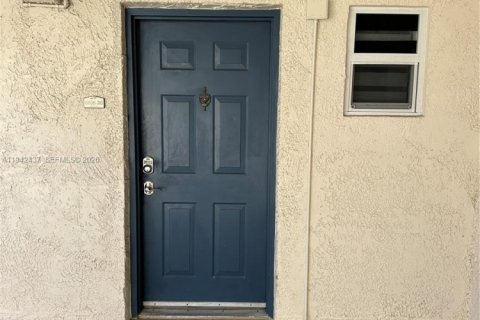 Copropriété à louer à Pinecrest, Floride: 1 chambre, 53.33 m2 № 1999272 - photo 3