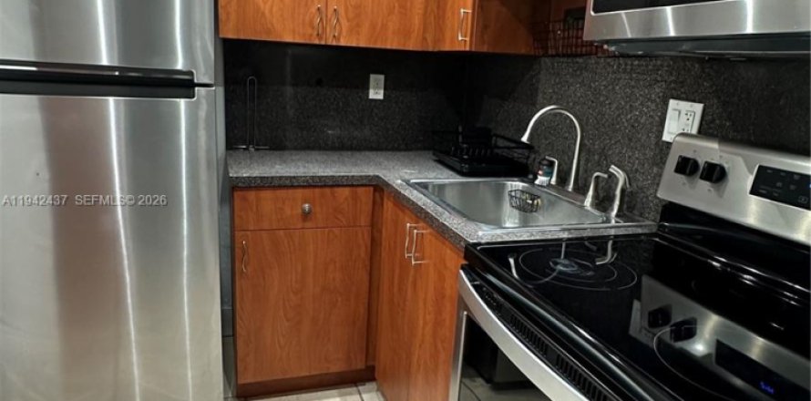 Condo à Pinecrest, Floride, 1 chambre  № 1999272
