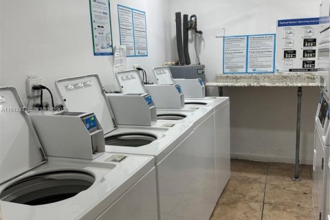 Copropriété à louer à Pinecrest, Floride: 1 chambre, 53.33 m2 № 1999272 - photo 17