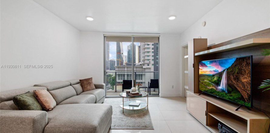 Condominio en Miami, Florida, 1 dormitorio № 1989511