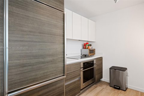 Condominio en venta en Miami, Florida, 1 dormitorio, 82.78 m2 № 1989511 - foto 7