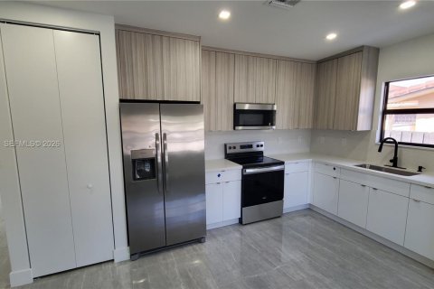 Appartement à louer à Miami, Floride: 3 chambres, 83.61 m2 № 2002055 - photo 5