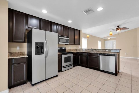 House in Riverview, Florida 3 bedrooms, 118.45 sq.m. № 2394248 - photo 5