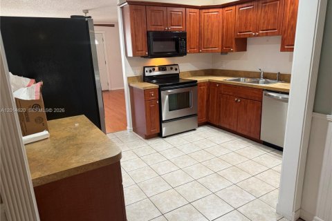 Villa ou maison à vendre à Jensen Beach, Floride: 2 chambres, 96.99 m2 № 2076533 - photo 2