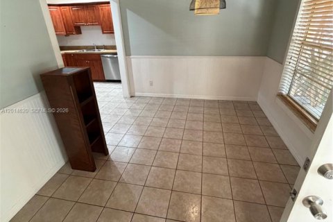 Villa ou maison à vendre à Jensen Beach, Floride: 2 chambres, 96.99 m2 № 2076533 - photo 3