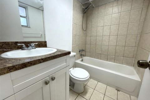 Copropriété à louer à Lauderhill, Floride: 3 chambres, 111.02 m2 № 1977806 - photo 7
