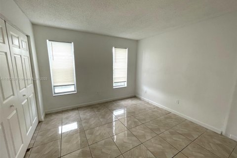 Copropriété à louer à Lauderhill, Floride: 3 chambres, 111.02 m2 № 1977806 - photo 8