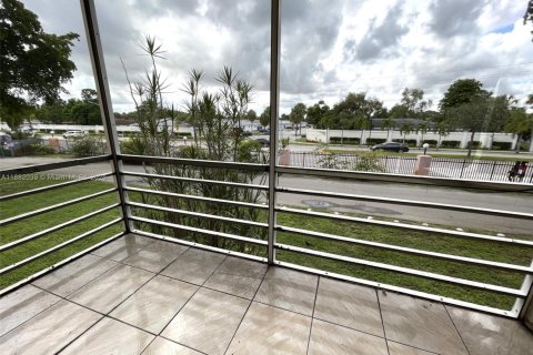 Copropriété à louer à Lauderhill, Floride: 3 chambres, 111.02 m2 № 1977806 - photo 10