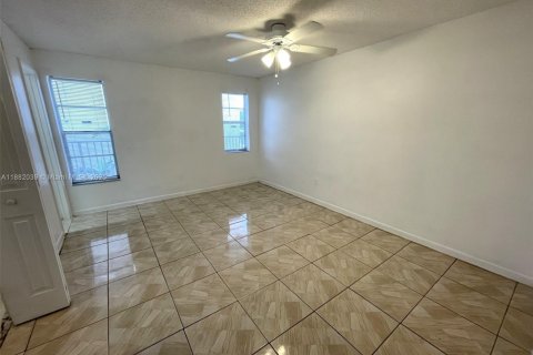 Copropriété à louer à Lauderhill, Floride: 3 chambres, 111.02 m2 № 1977806 - photo 6