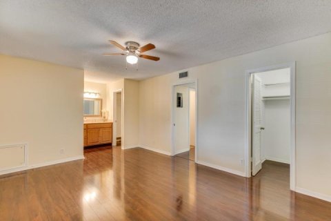 Condo in Delray Beach, Florida, 1 bedroom № 2088416 - photo 8