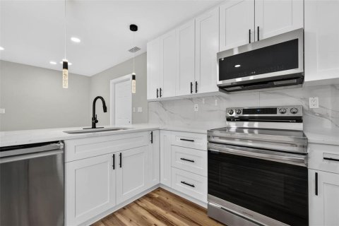 Casa en venta en Saint Petersburg, Florida, 3 dormitorios, 133.69 m2 № 2195664 - foto 9
