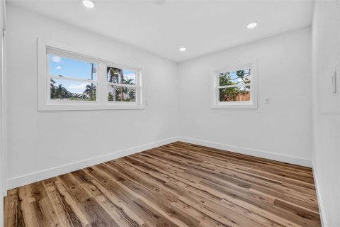 Casa en venta en Saint Petersburg, Florida, 3 dormitorios, 133.69 m2 № 2195664 - foto 21