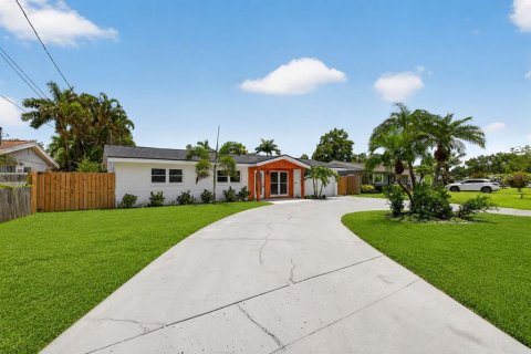 Casa en venta en Saint Petersburg, Florida, 3 dormitorios, 133.69 m2 № 2195664 - foto 3
