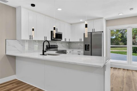 Casa en venta en Saint Petersburg, Florida, 3 dormitorios, 133.69 m2 № 2195664 - foto 11
