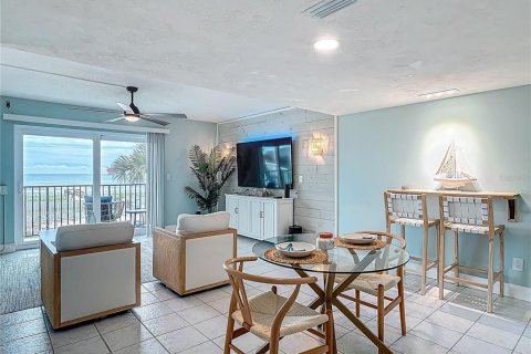 Condo in Flagler Beach, Florida, 2 bedrooms № 2095849 - photo 7