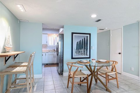 Condo in Flagler Beach, Florida, 2 bedrooms № 2095849 - photo 3