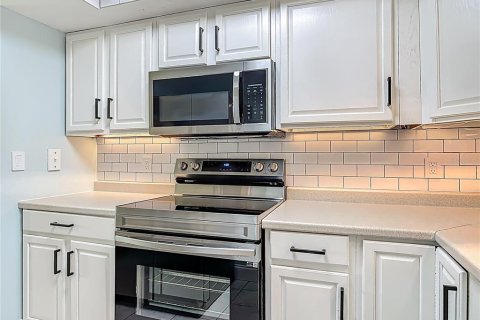 Condo in Flagler Beach, Florida, 2 bedrooms № 2095849 - photo 9