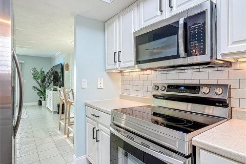 Condo in Flagler Beach, Florida, 2 bedrooms № 2095849 - photo 10