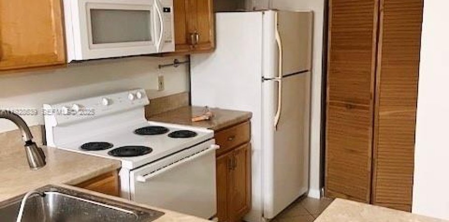 Condominio en Plantation, Florida, 2 dormitorios  № 1987086